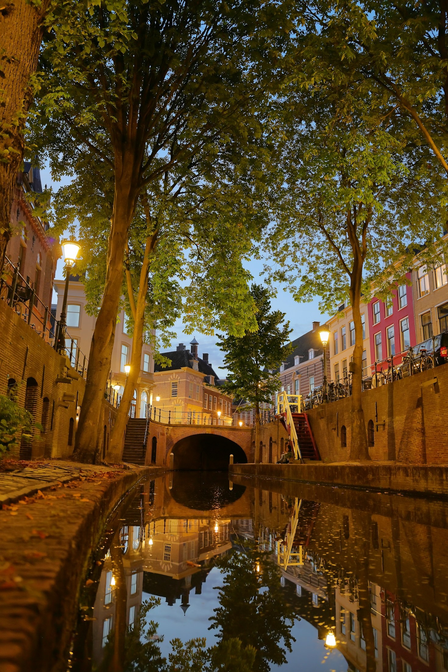 How Storytelling Enhances Urban Tour Experiences